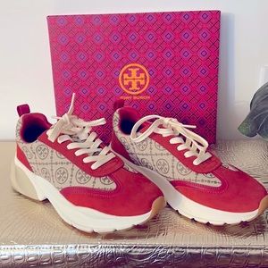 Very trendy Tory Burch, red and logo sneakers worn once